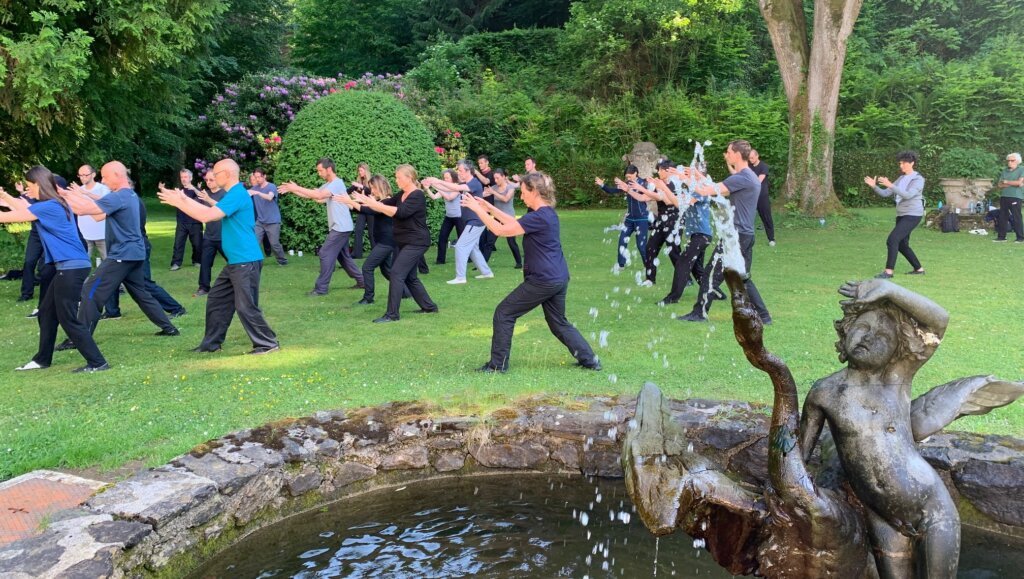 Gesundheitsförderung für Unternehmen in Hamburg mit Bewegung, Stressmanagement und Workshops